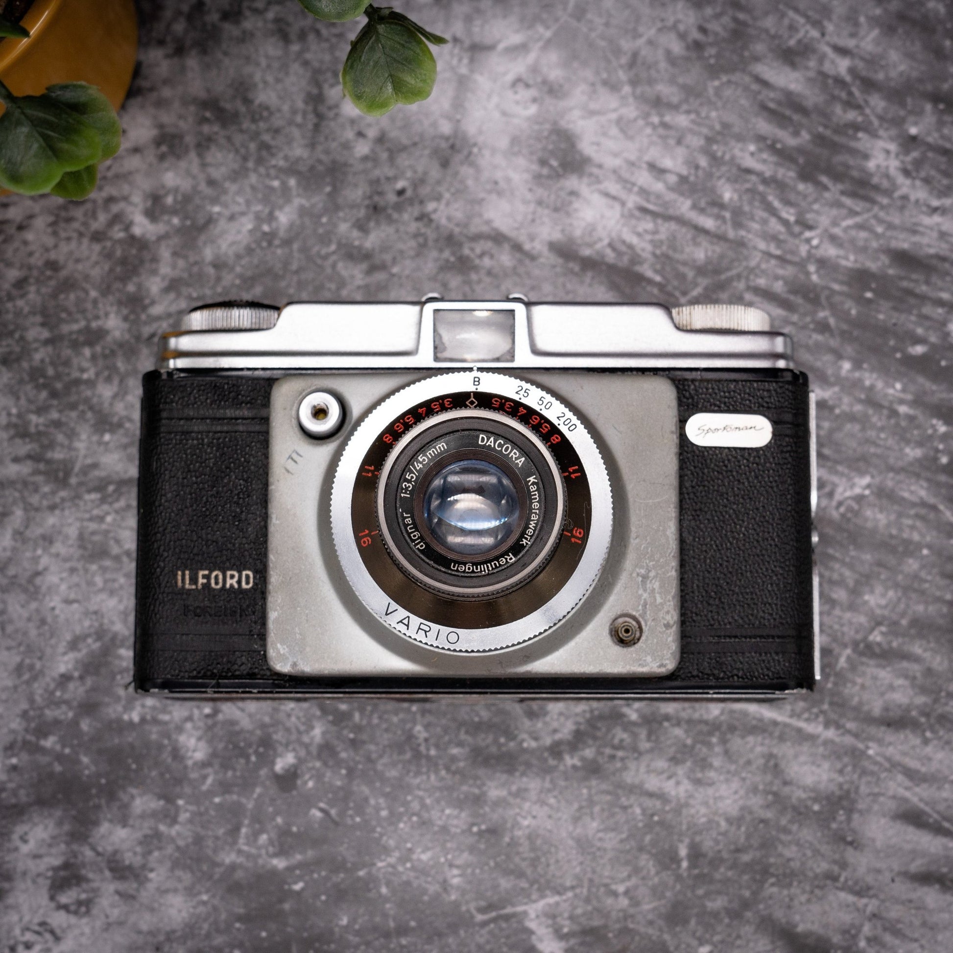 35mm Film Camera Kit | Ilford Sportsman + Roll Of Expired Film - Expired Film Club