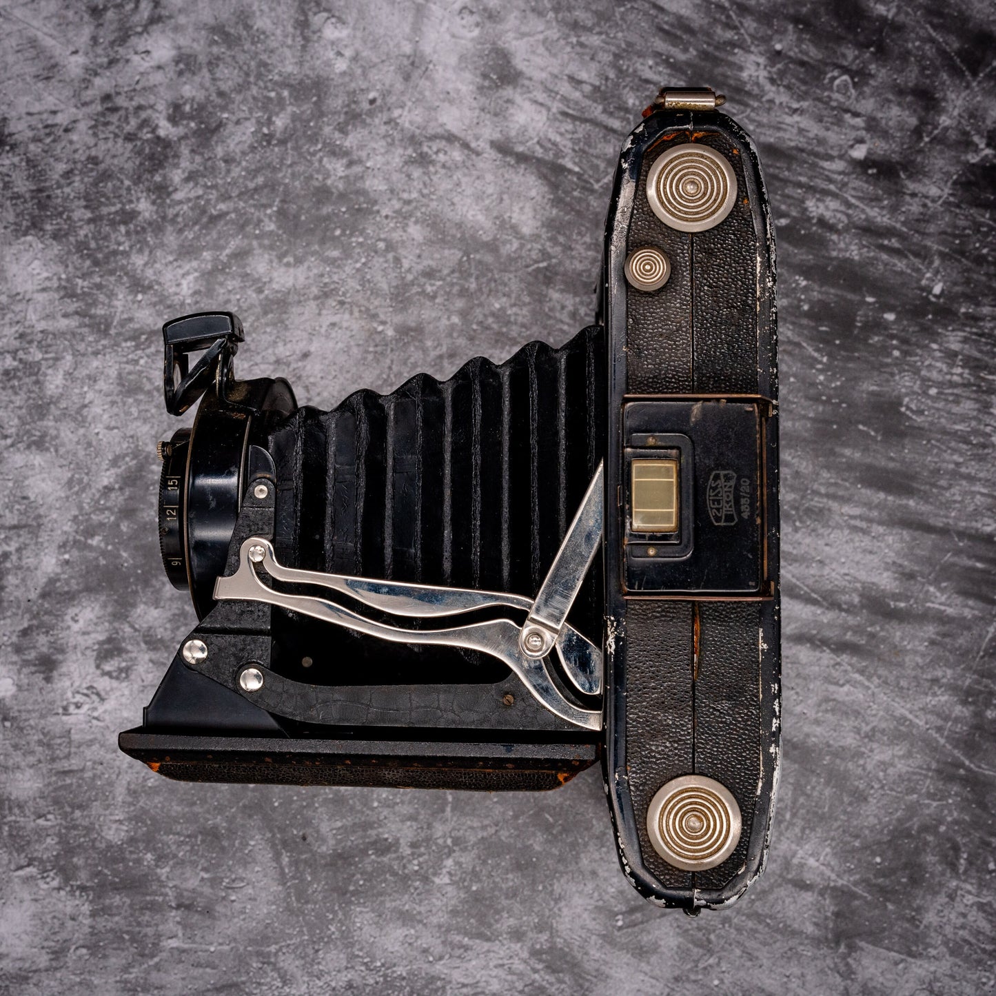 Medium Format Film Camera Kit | Zeiss Ikon Ikonta + Roll Of Expired Film