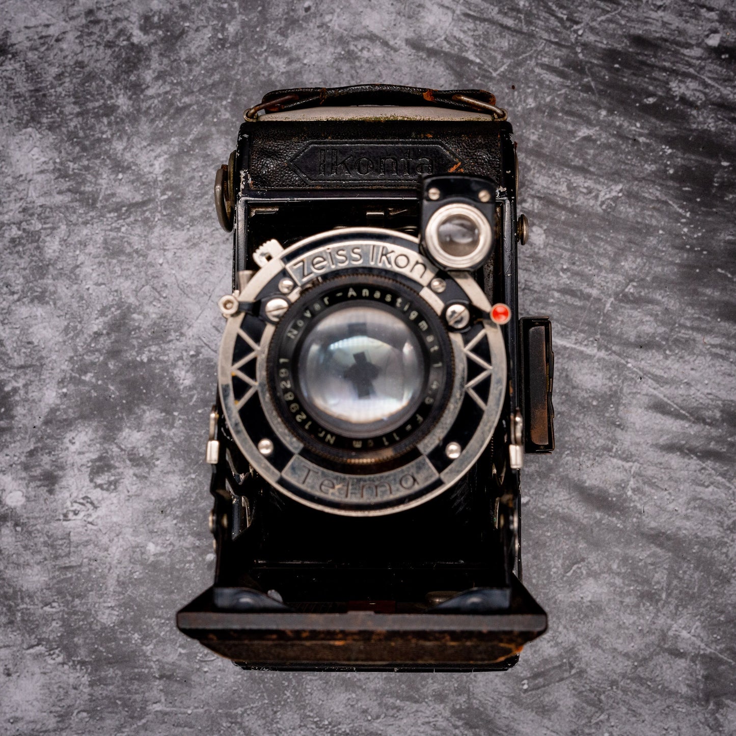 Medium Format Film Camera Kit | Zeiss Ikon Ikonta + Roll Of Expired Film
