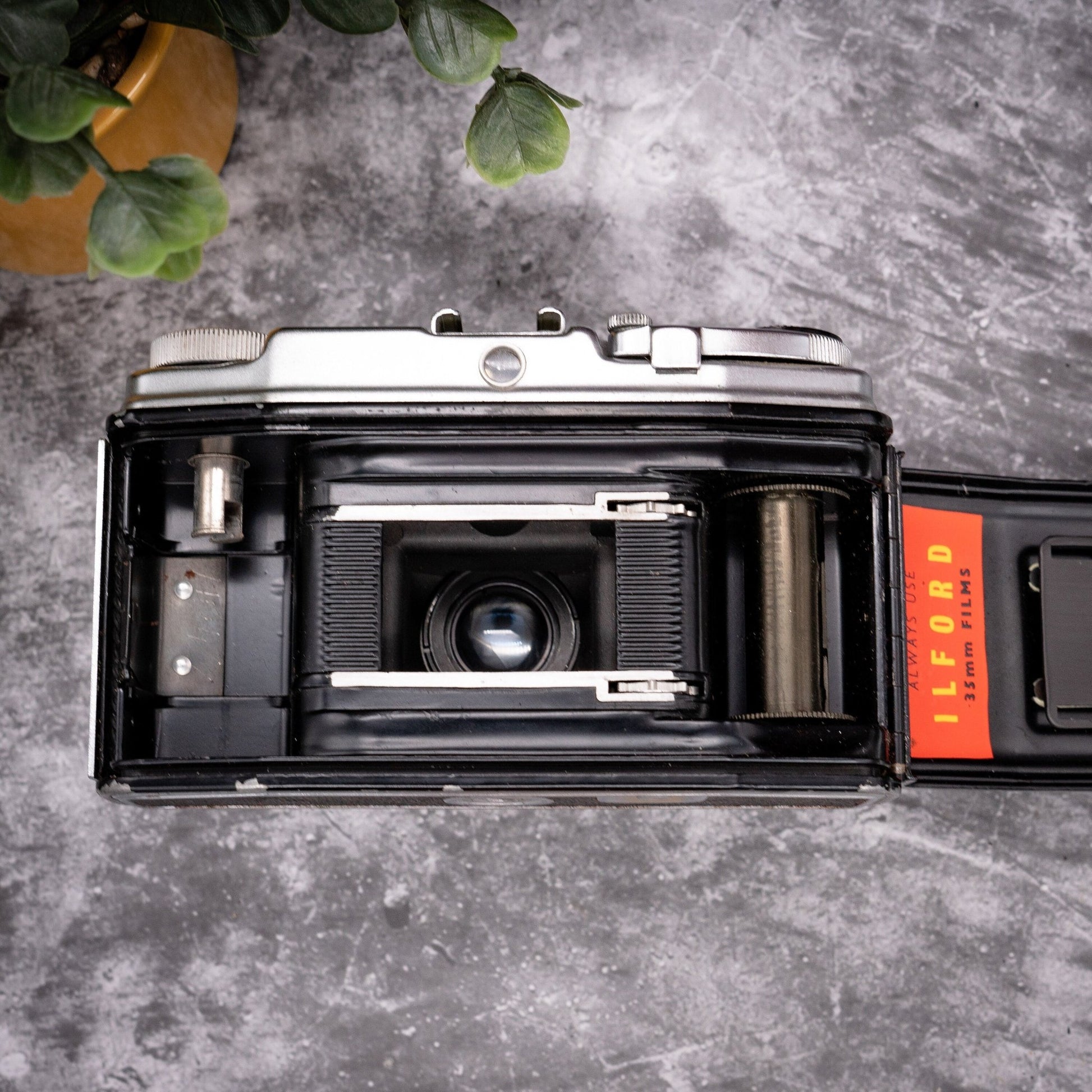 35mm Film Camera Kit | Ilford Sportsman + Roll Of Expired Film - Expired Film Club