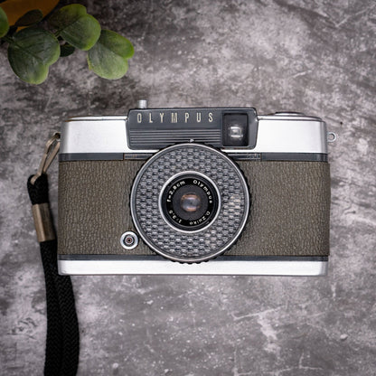 35mm Point & Shoot Camera Kit | Olympus Pen-EE Half Frame Camera + Roll Of Expired Film - Expired Film Club